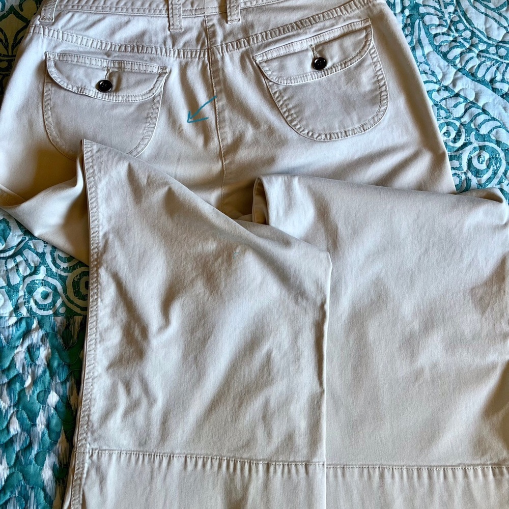 Chico’s “Regatta Crop” Khakis Size 1.5 - Picture 3 of 6